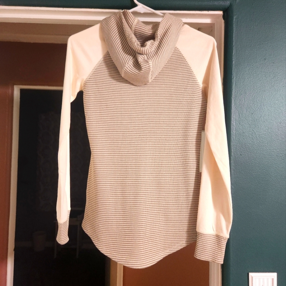 Columbia sz XS Stylish warm shirt